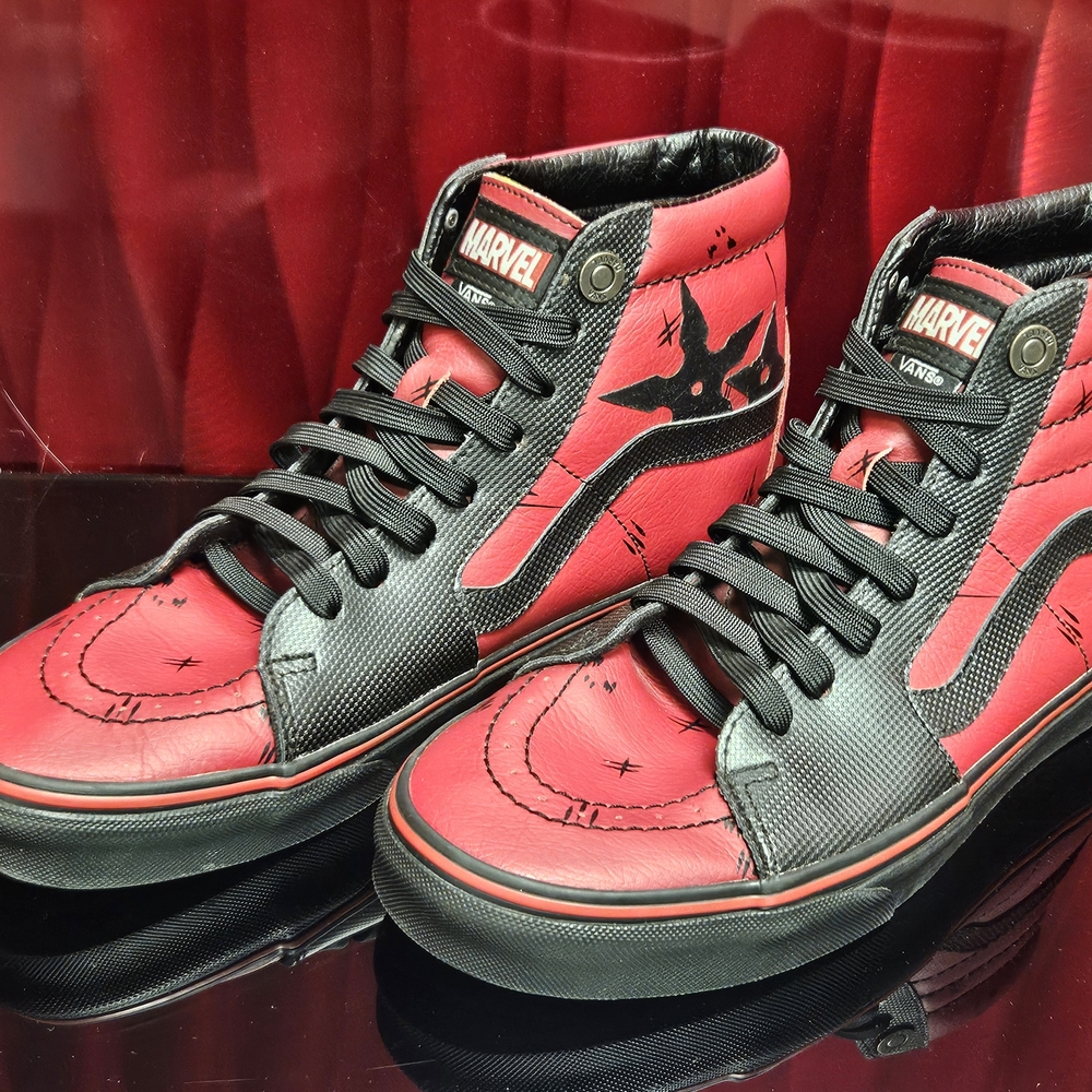 Vans x Marvel Deadpool Sk8 Hi Size 8.5 Men 10 Women